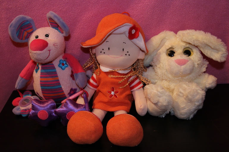 Наши игрушки в 8 месяцев)