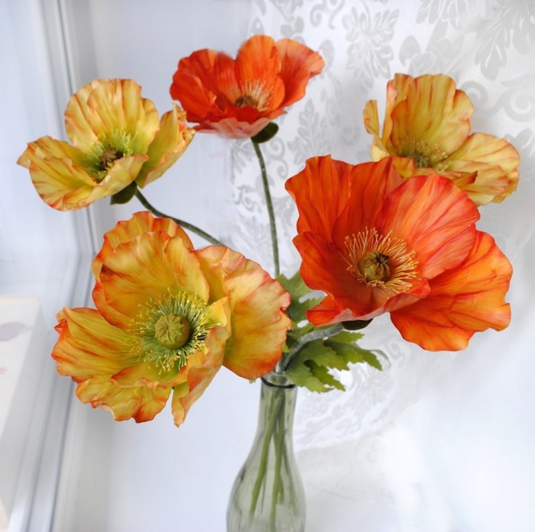 Букет из необычных маков