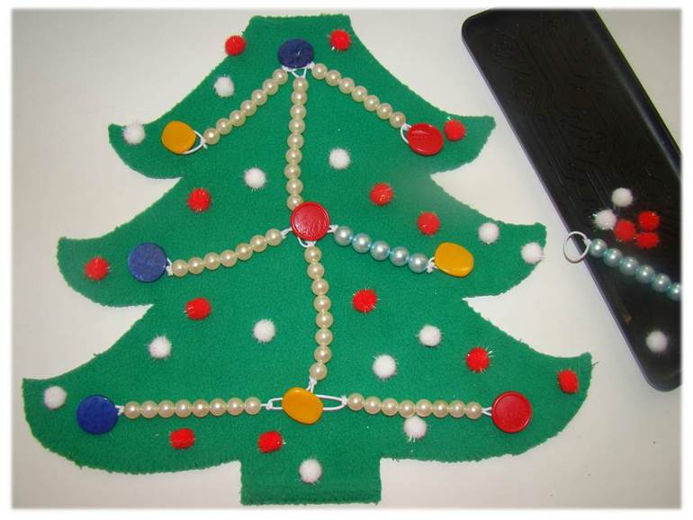 Пуговичный тренажер "Наряди ёлочку!"