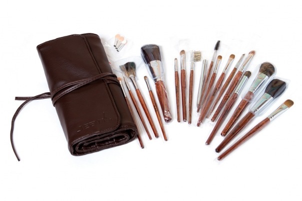 Профессиональные натуральные кисти для визажа