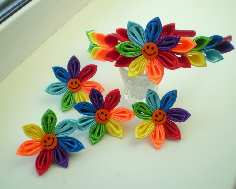 Украшения для волос в стиле канзаши для вас и ваших красавиц)))