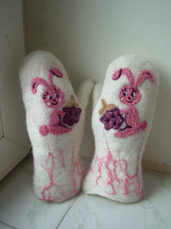 Варежечки для дочурки.