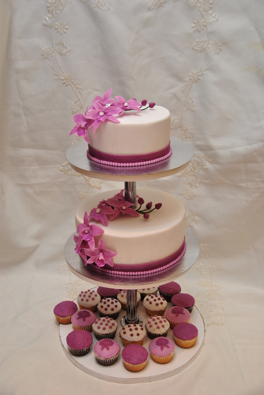 Свадебный с орхидеями и  капкейки