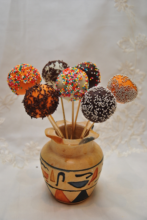 Кейкпопсы с посыпкой