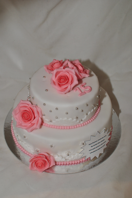 Торт с розочками на 15-летие