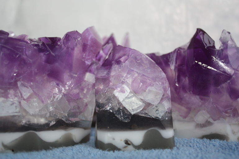 Аметист. Мыльный камень