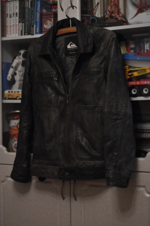 Продам кожаную мужскую куртку р.XL Quiksilver!