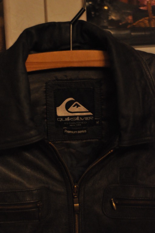 Продам кожаную мужскую куртку р.XL Quiksilver!