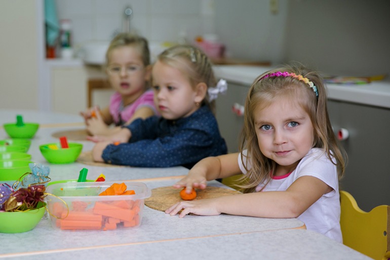 детишки за работой