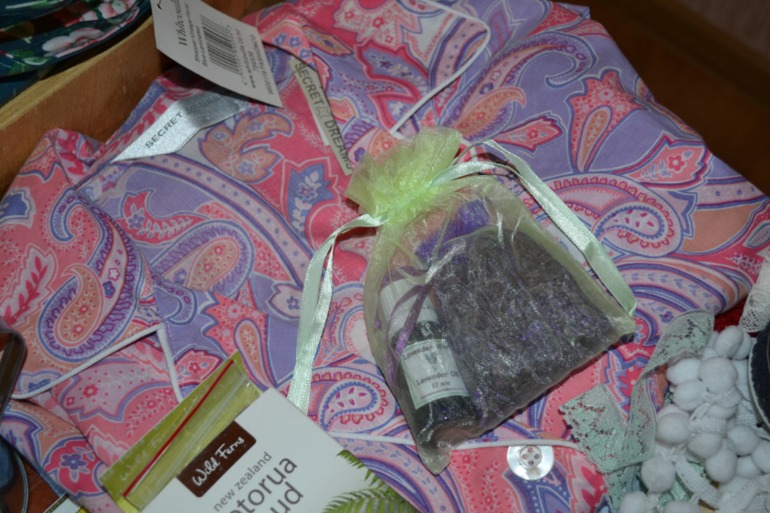 а у нас подарки!