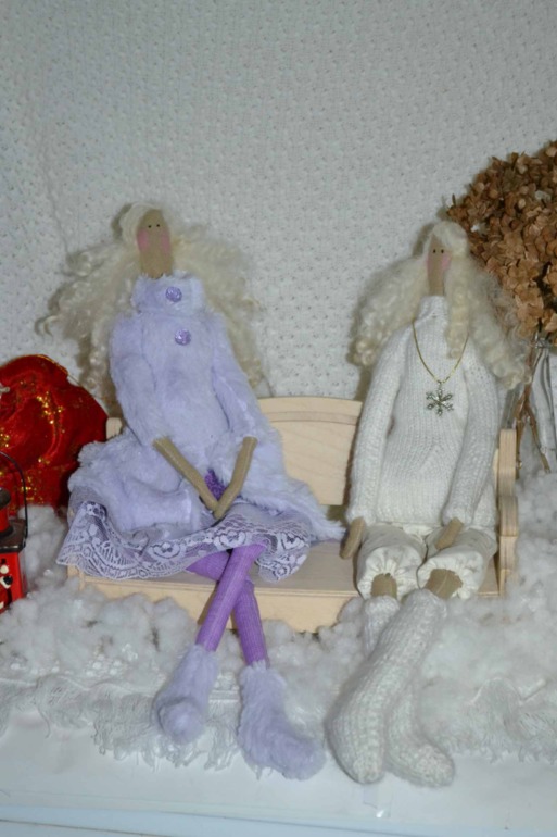 Девочки в снегу№2