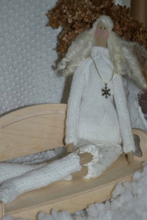 Девочки в снегу№2