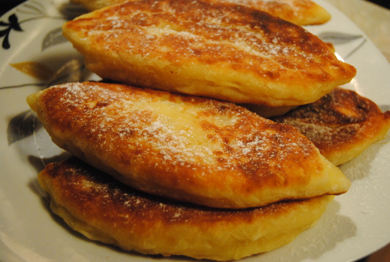 Пирожки с яблоками на творожном тесте