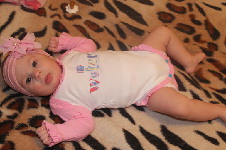 Бодик с выписки только немного маловат нам в 3,5 месяца))