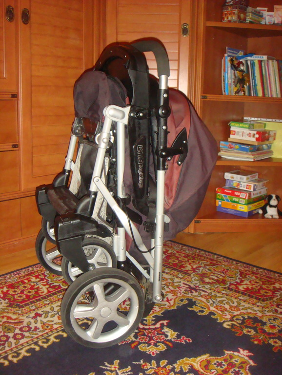 Продам коляску Peg Perego UNO б/у 1 год. Цена 4500 руб.