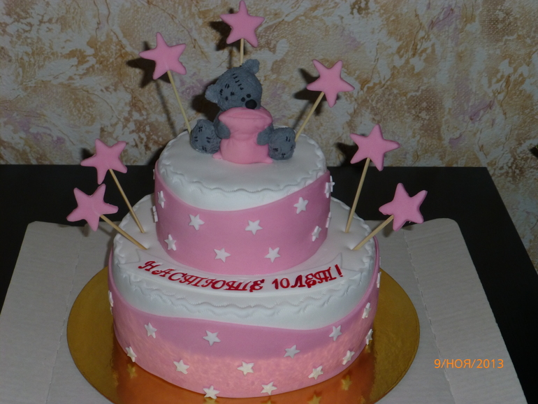 Торт повторюшка,только вместо звёзд ,были бабочки!