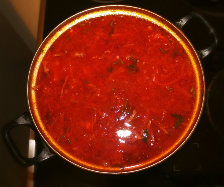 В меню сегодня перепёлки и борщец :)