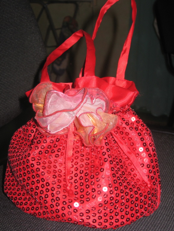 Cумочка с пайетками.