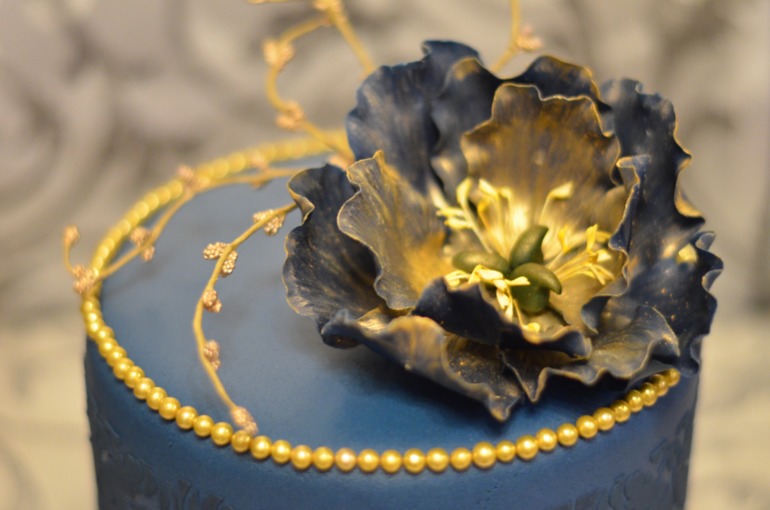 Вариация на тему моего любимого синего пиона!