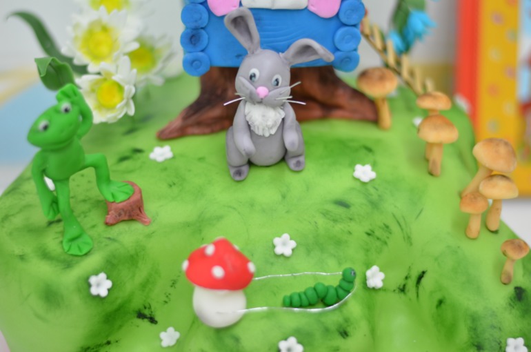 Тортик по мотивам сказки "Теремок"