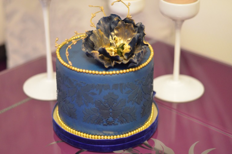 Вариация на тему моего любимого синего пиона!