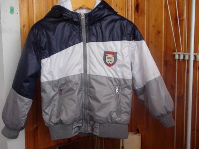 Красивая курточка.....рост 92..Турция....Регион.