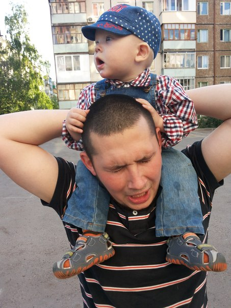 нам годик!