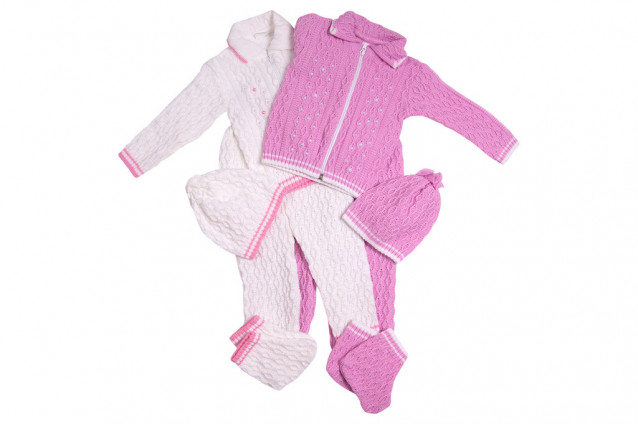 Вязаный костюм для девочек
