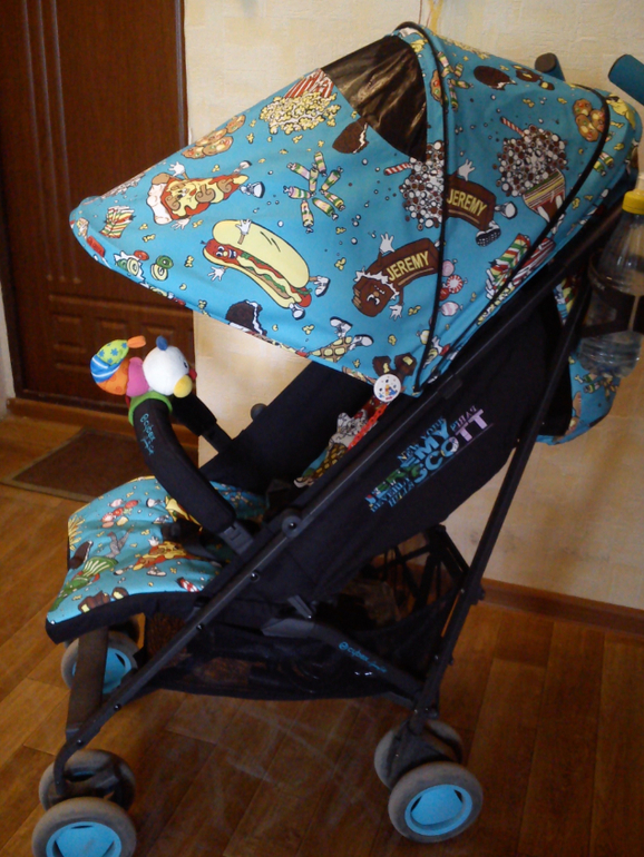 Про нашу колясочку-трость CYBEX ONYX Jeremi Scott multicolour