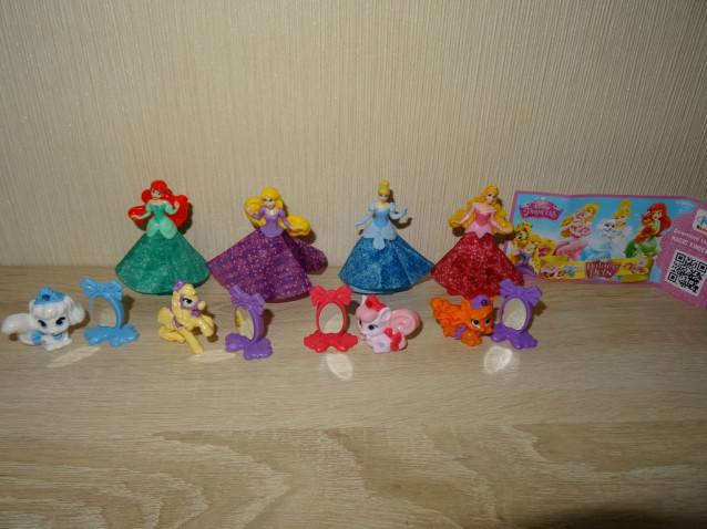 Принцессы и их питомцы-серия киндер-игрушек