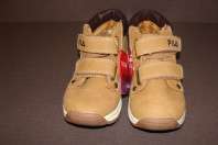 Продам новые ботинки Fila фирменные