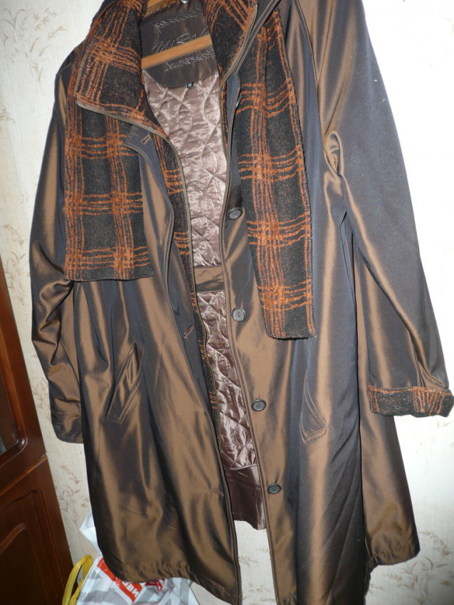 Пальто на синтепоне 2 в одном. Размер 56