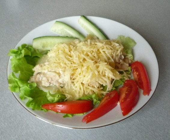 Курица с картофелем,запеченная под сметаной!