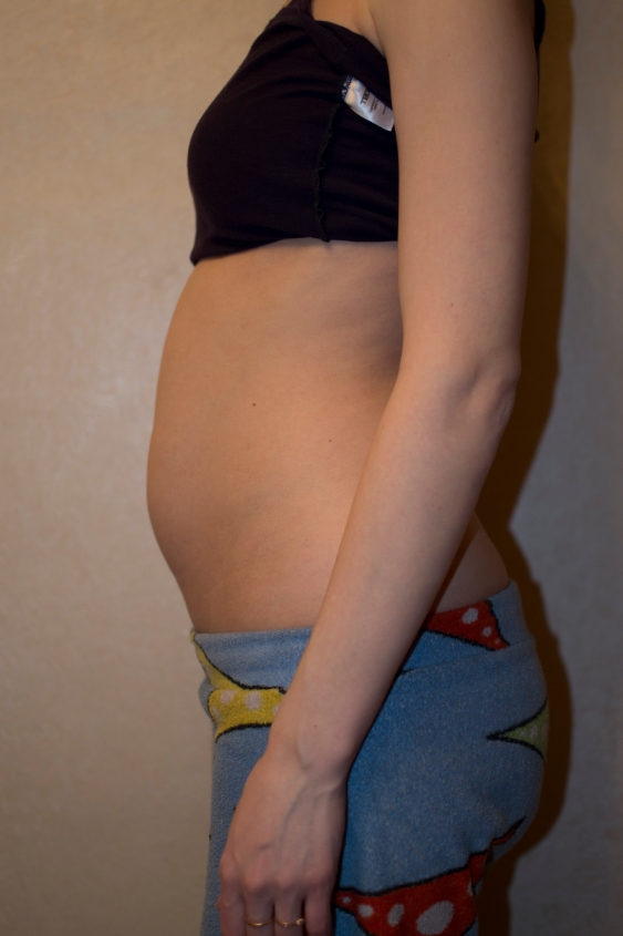 Беременность 15 мм. 15 Недель беременности. Животик на 15 неделе беременности. Живой на 15 недели беременности. Живот на 15 акушерской неделе.