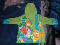 Красочные плащики – дождевики от популярного англи