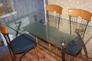 стеклянный стол+6 стульев