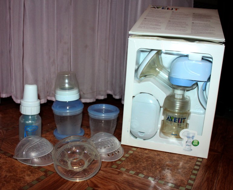 Продаю Электронный молокоотсос Philips Avent + Подарки, 2500р