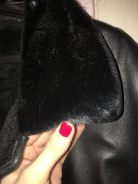 новая кожаное пальто на цигейке (очень тёплое)