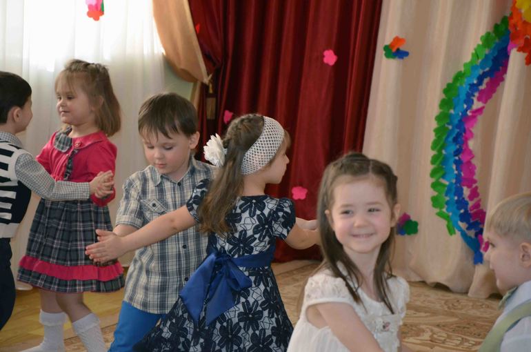 Утренник 8 марта в д/с