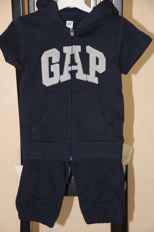 Костюм с бриджами GAP 100 грн