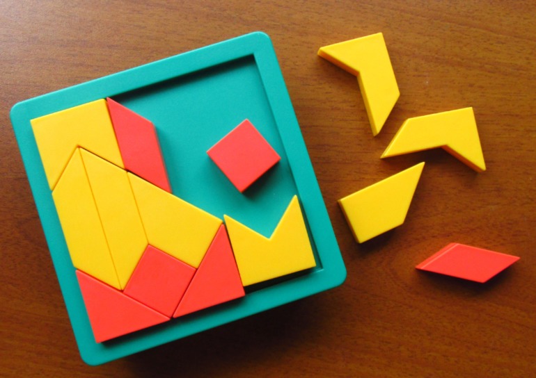 Игра-головоломка: Уголки от Thinkfun (Shape by shape)