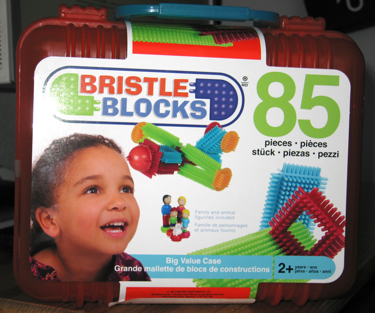 Игольчатый конструктор BATTAT Bristle Blocks 85 эл. с фигурками людей (отчет, много фото)