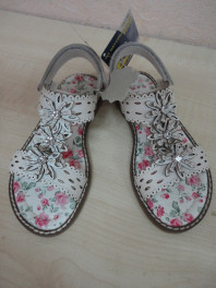 Сандалии Котофей новые