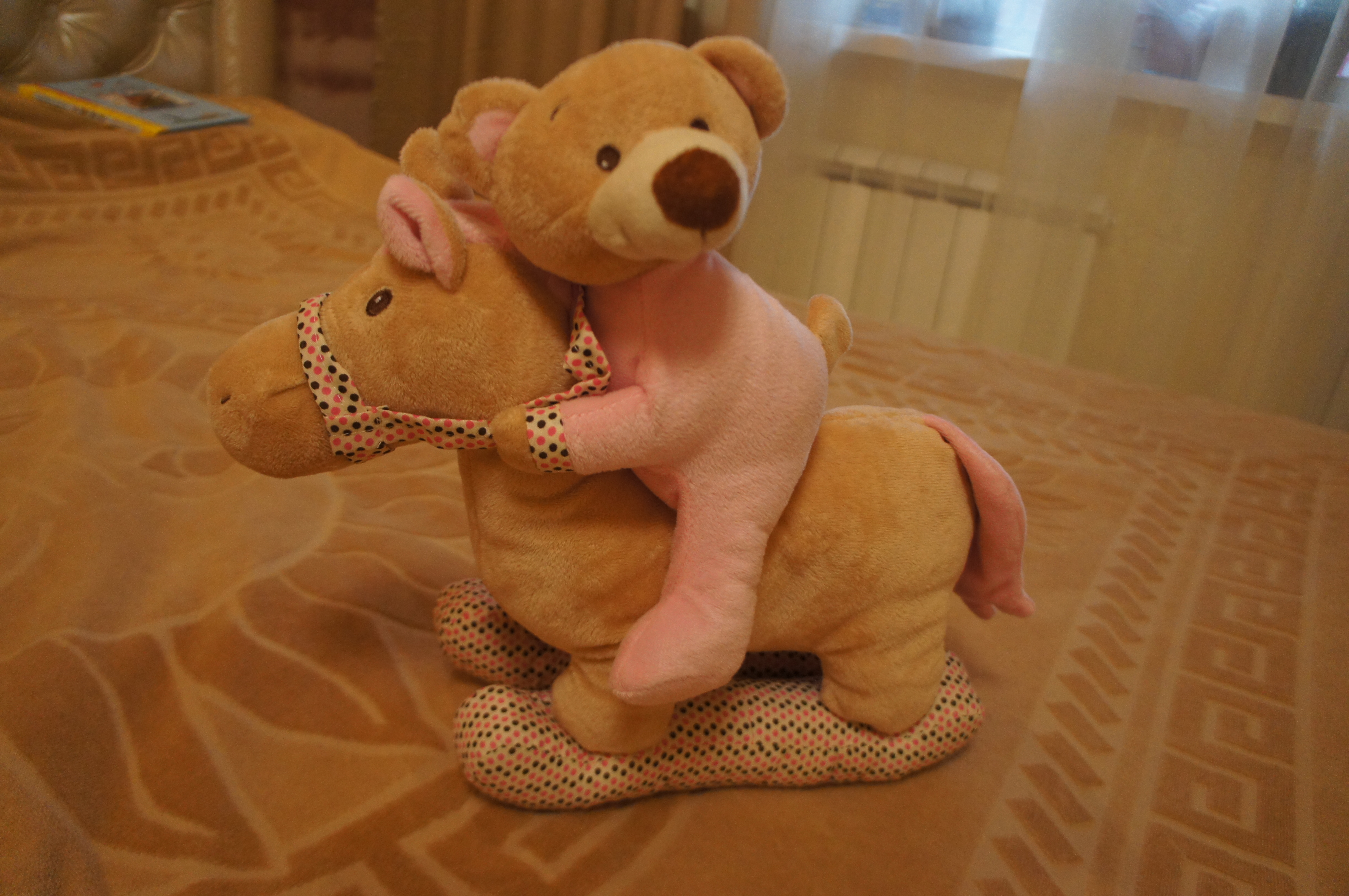 Игрушки Новые и б/у меняю или продаю!Куклы, каталки, медведи и др. мягкие игрушки....