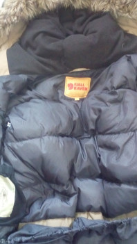 продам пуховик высокого качества Fjallraven Arktis