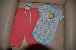 Новое боди Sanetta 86 и брюки 98