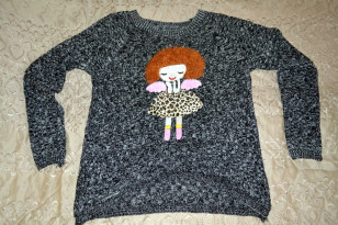 Серый джемпер с девочкой ангелом