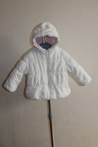 Куртка демисезонная, ближе к зимней. Рост 86 см