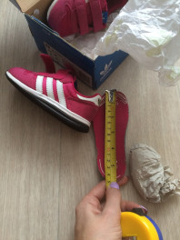 Продаю кроссовки Adidas размер 23