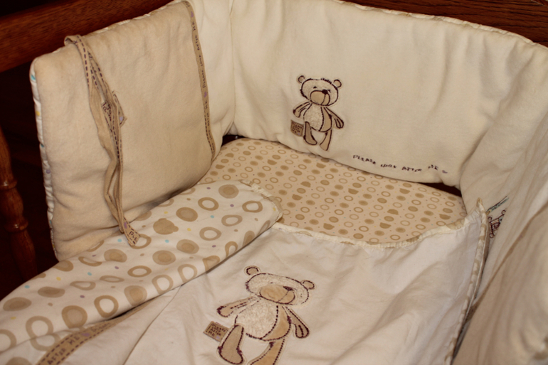Постельное белье Mothercare в люльку и матрац в люльку